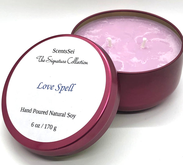 Top Notes: Apple, Peach, Grapefruit Middle Notes: Cherry Blossom, Hydrangea Base Notes: Vanilla, Powder